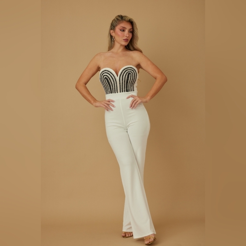 Threaded‎ Twisted Rope Knot Tie White Jumpsuit